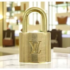 Louis Vuitton Paris Women's Padlock Lock (no Key) Gold Brass #312 Authentic